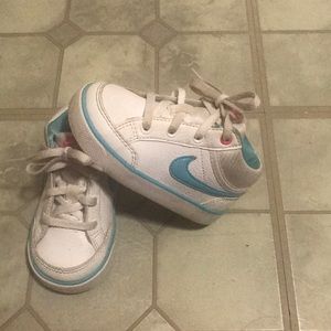 Kids Nike sneakers size 6c